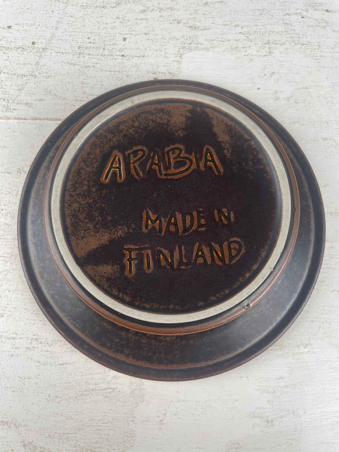 Finsk keramik fad i brun glasur fra Ruska Arabia - Mission Afrika Genbrug